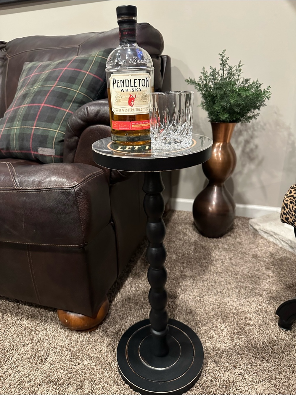 Tee It High Let It Fly Golf Drink Table - Modern Whiskey Martini Stand - Picture 5 of 8